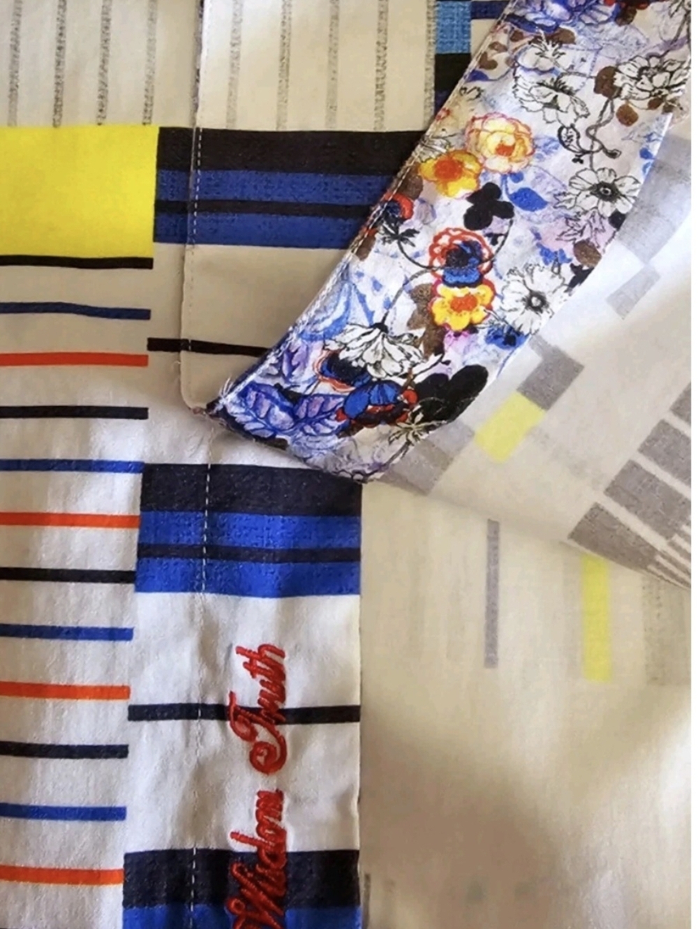 Robert Graham White Multi-Stripe Short Sleeve Button-Down Shirt - Picture 5 of 8